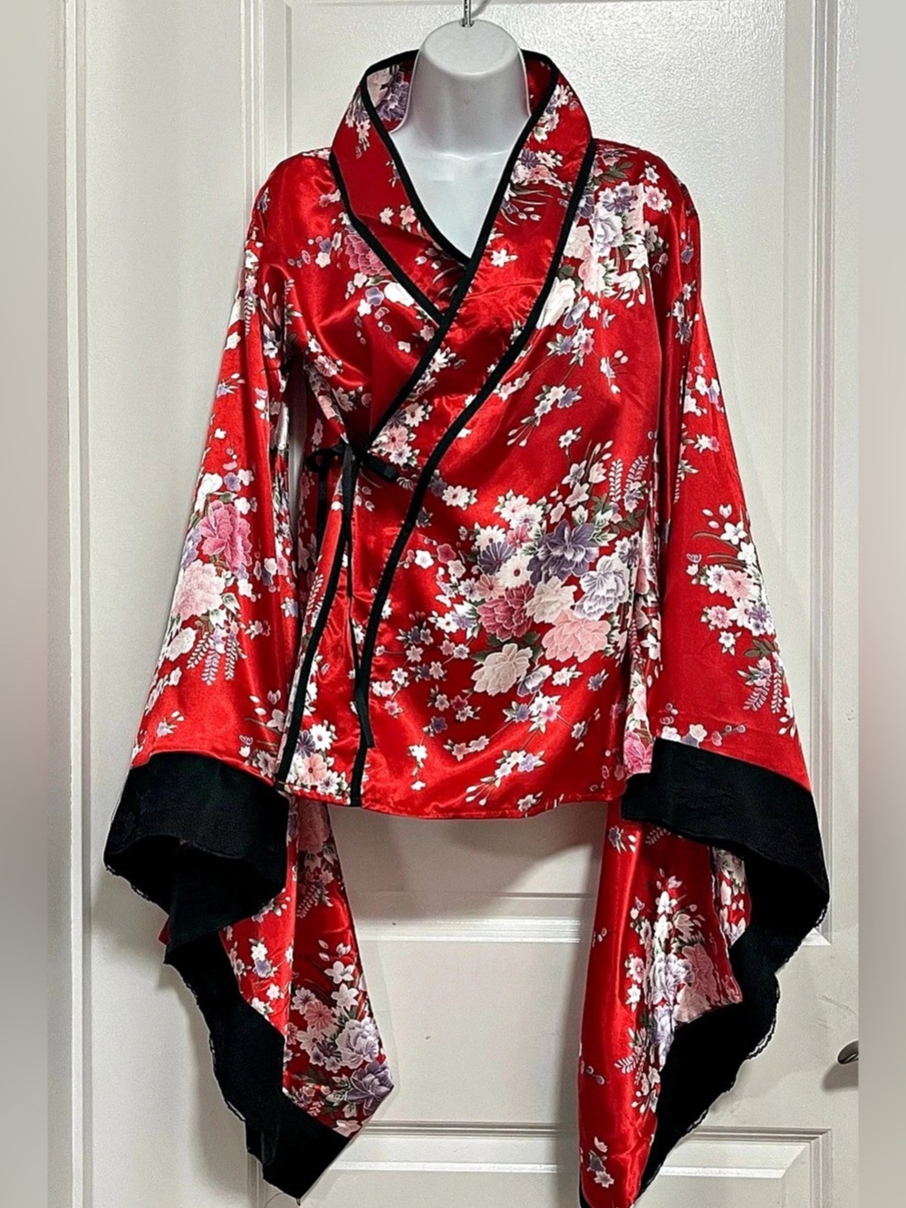 Red Floral Satin Kimono Top & Black Bow Set Wrap Blouse Cosplay Festival L - Picture 1 of 12
